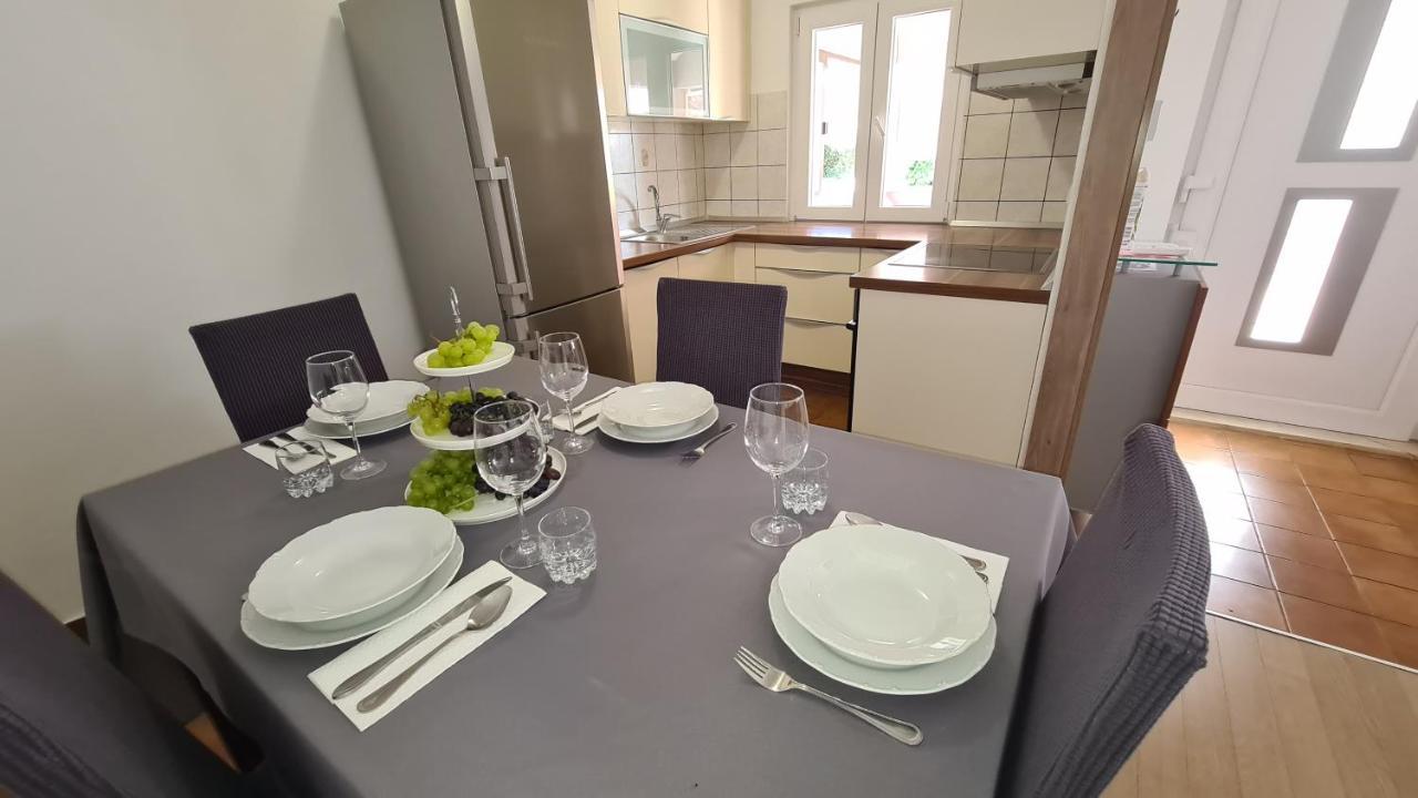 Romeo Apartamento Sukošan Exterior foto